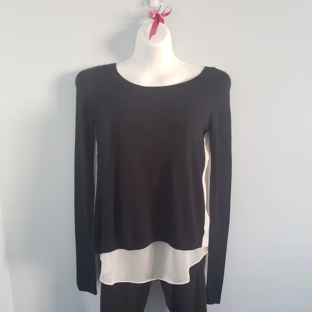 Express Split Back Top - Picture 2 of 3